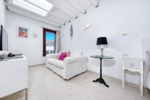 Ocra Apartment *
